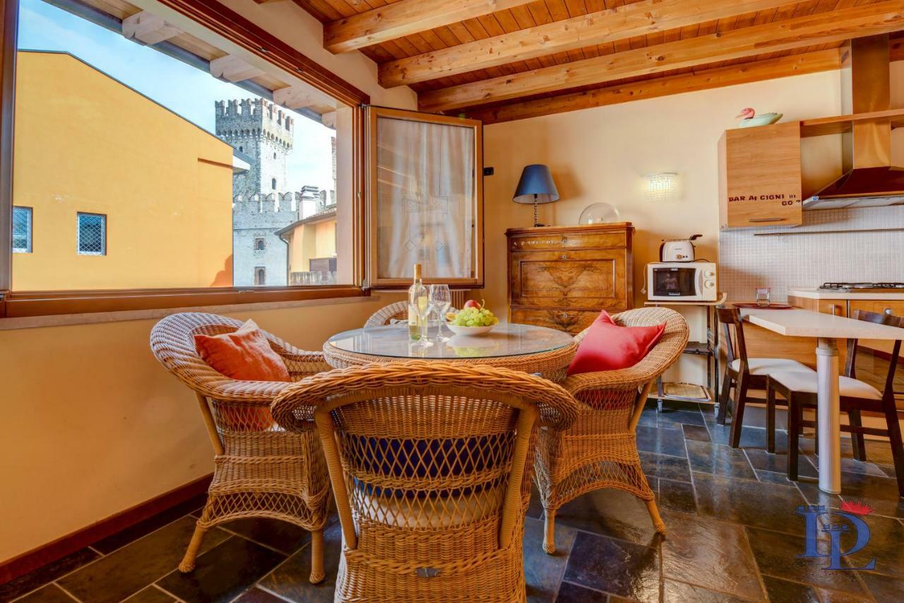 Desenzanoloft Official Partner Marriott Homes & Villas -Penthouse Never Say Never Sirmione Castle View Extérieur photo