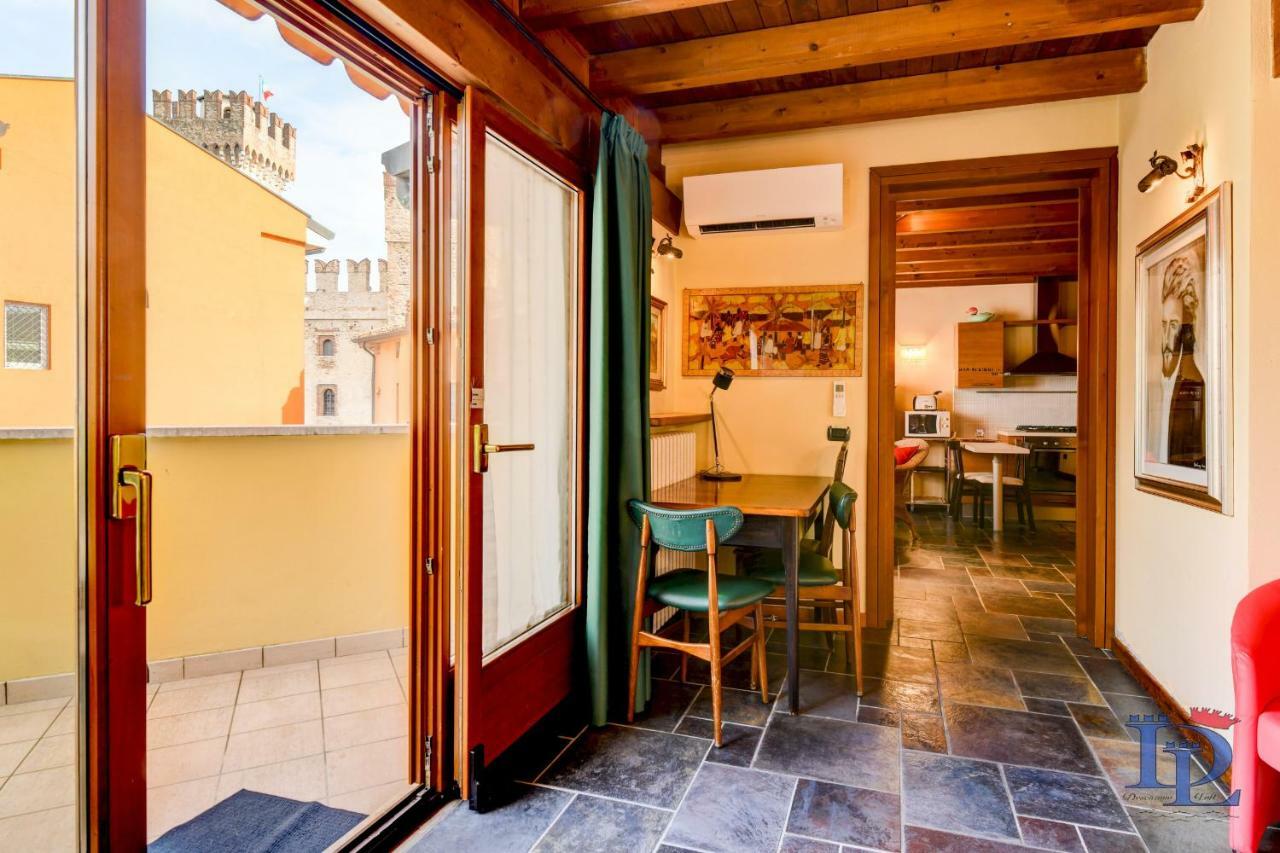 Desenzanoloft Official Partner Marriott Homes & Villas -Penthouse Never Say Never Sirmione Castle View Extérieur photo