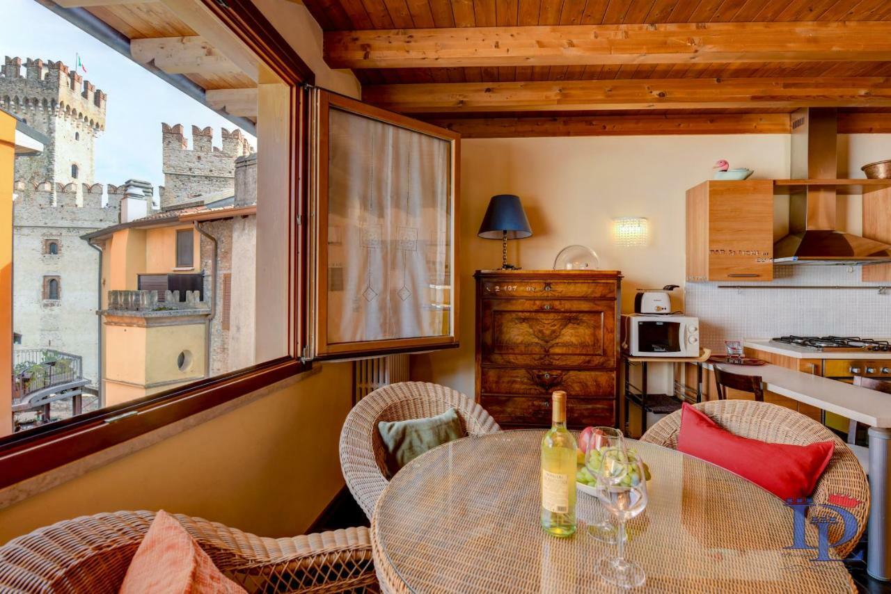 Desenzanoloft Official Partner Marriott Homes & Villas -Penthouse Never Say Never Sirmione Castle View Extérieur photo